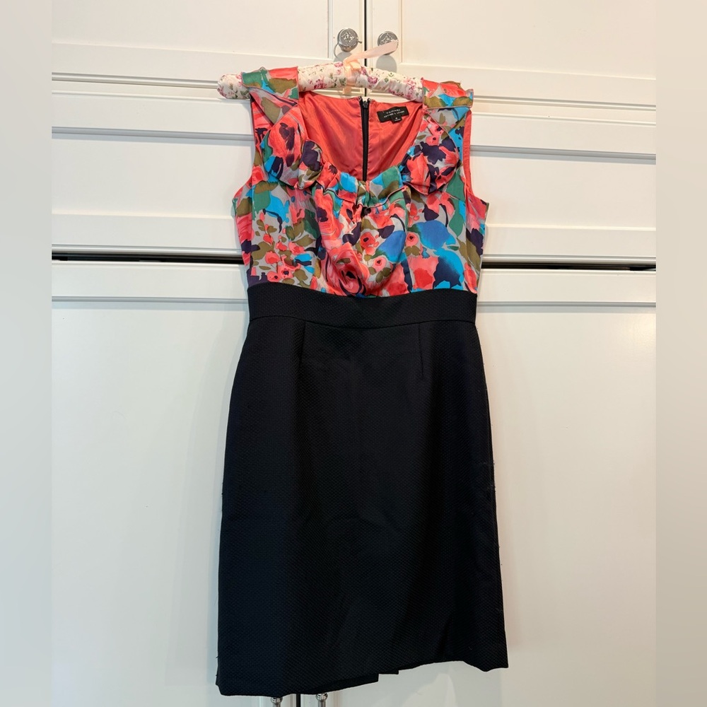 Tahari Floral and navy knee length size 6 Dress